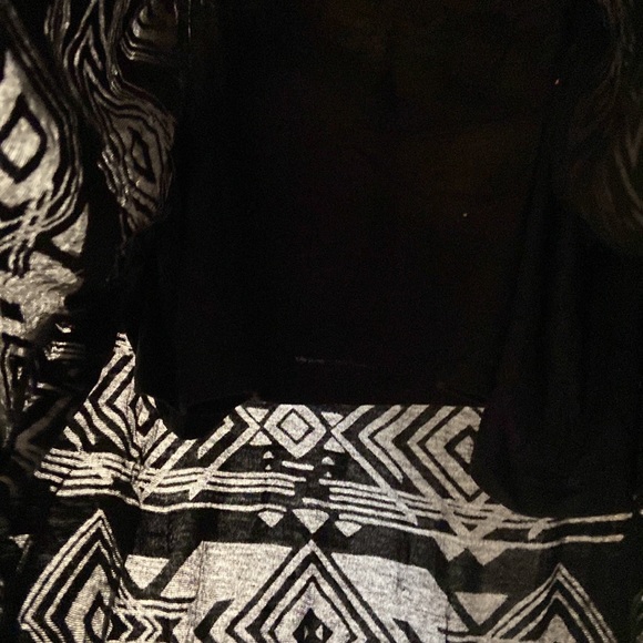 Crop 1/2 sheer pattern halter top. - Picture 4 of 5